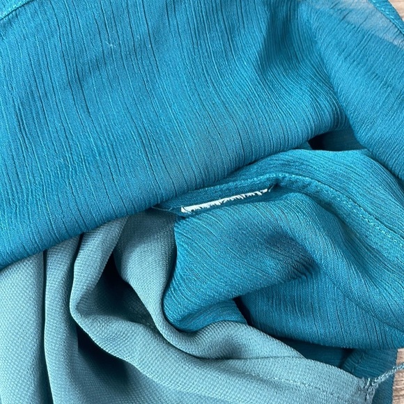 Banana Republic Women’s Turquoise Ruffle Collar Long Sleeve Blouse, size XL - Picture 7 of 10